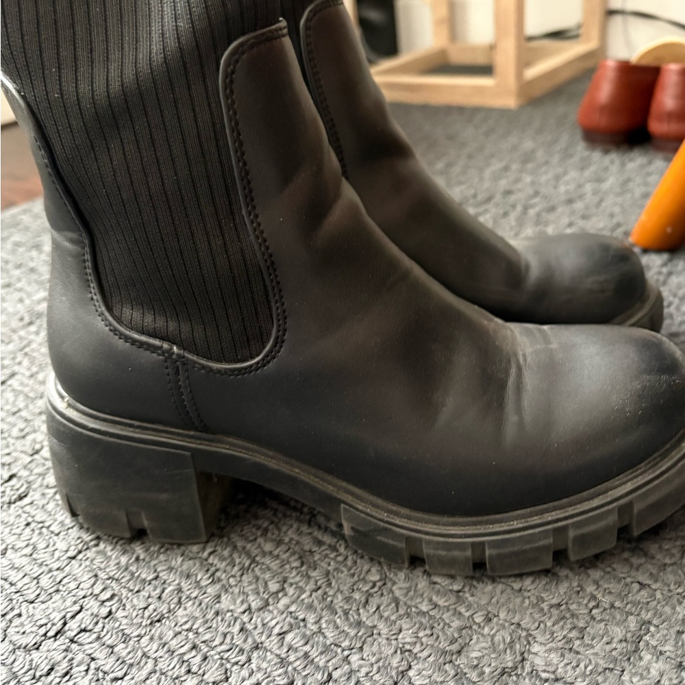 Steve Madden Chunky Black Chelsea Ankle Boots